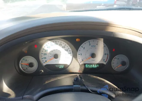 2006 Chrysler Town & Country Touring из США, поврежденный, VIN 2A4GP54L56R647787